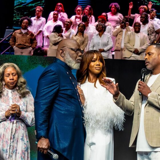 Bishop T.D. Jakes steps down as senior Pastor. Sarah and Toure Roberts to continue