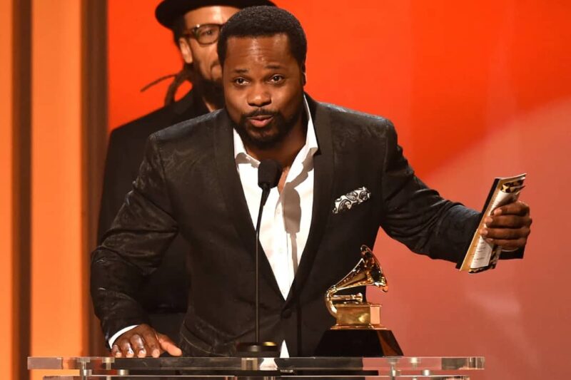 Malcolm-Jamal Warner winning a grammy