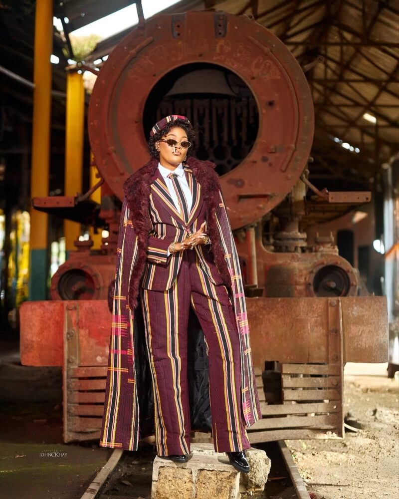 KieKie in the movie Ginger